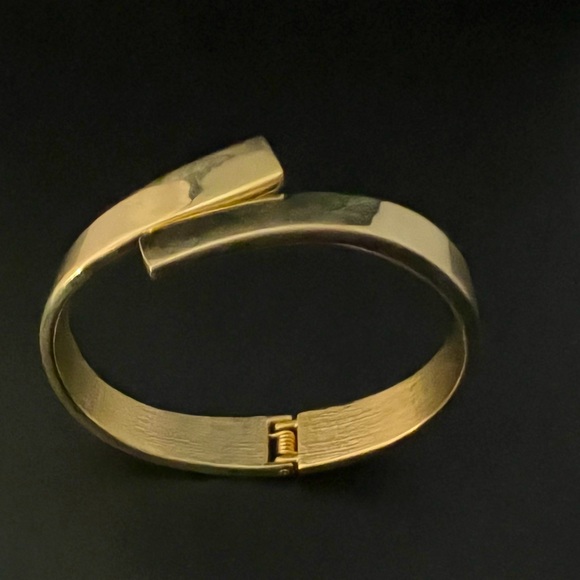 Jewelry Vintage Gold Tone Clamper Bracelet Crossover Bangle Spring Loaded Hinge Poshmark